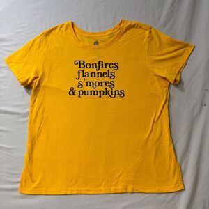 Bonfires Flannels Smores Pumpkins T-Shirt Women's XL 16-18 Top Yellow Fall Cozy